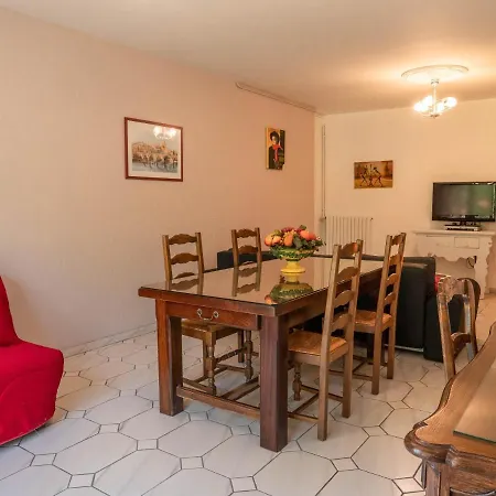 Calabrisella * Lescure-d'Albigeois